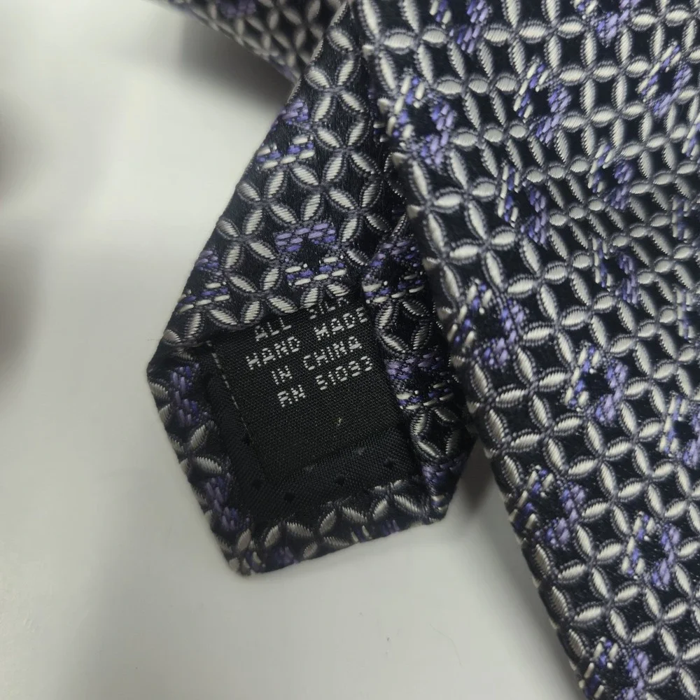 Metropolitan View 100% Silk Necktie Geometric Purple Black Silver Pattern
